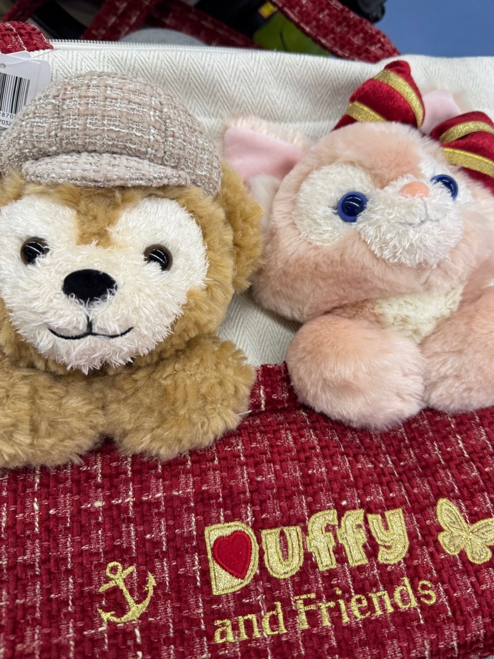 Special Edition Disney Red&White Duffy & Friends Tweed Shoulder Tote - Picture 4 of 8